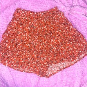 2 high wasted shorts 🩳 🙈 size: XS